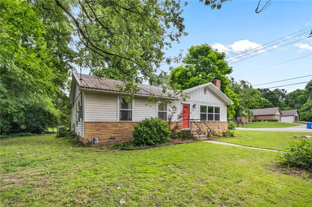 2110 W Holly Street, Fayetteville, AR 72703 - #1