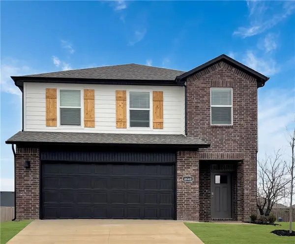 4572 W Triangle Street, Fayetteville, AR 72704