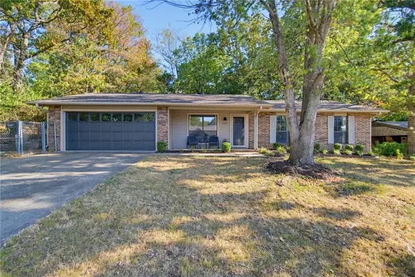 1669 W Cedar Street, Fayetteville, AR 72703