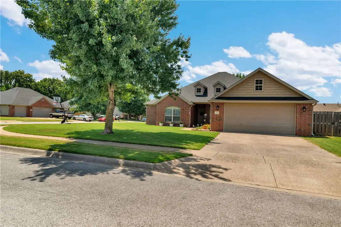 527 N Country Farm Road, Fayetteville, AR 72704 - #1