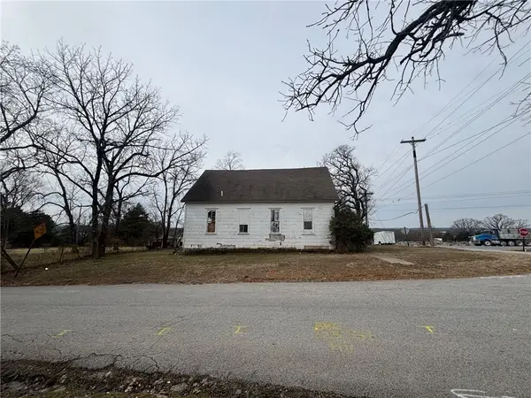 4075 E Gulley Road, Fayetteville, AR 72703