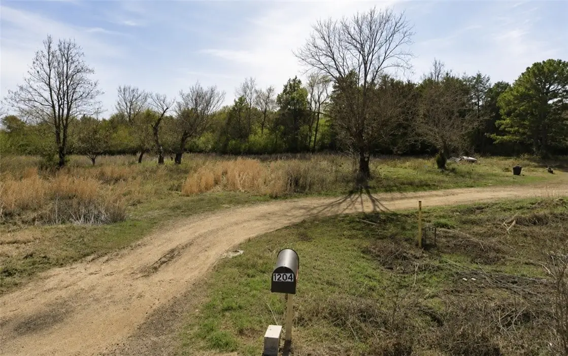 1204 W College St, Altus, AR 72821 - #1