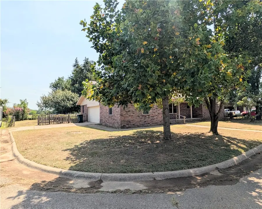 1206 Woodlawn Avenue, Booneville, AR 72927 - #3