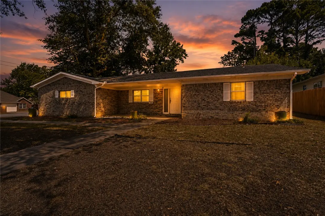1101 NE 2nd Street, Bentonville, AR 72712 - #1