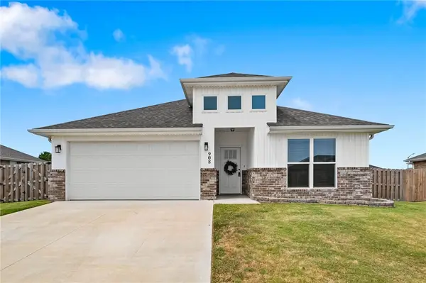 908 S Sparrow Street, Siloam Springs, AR 72761
