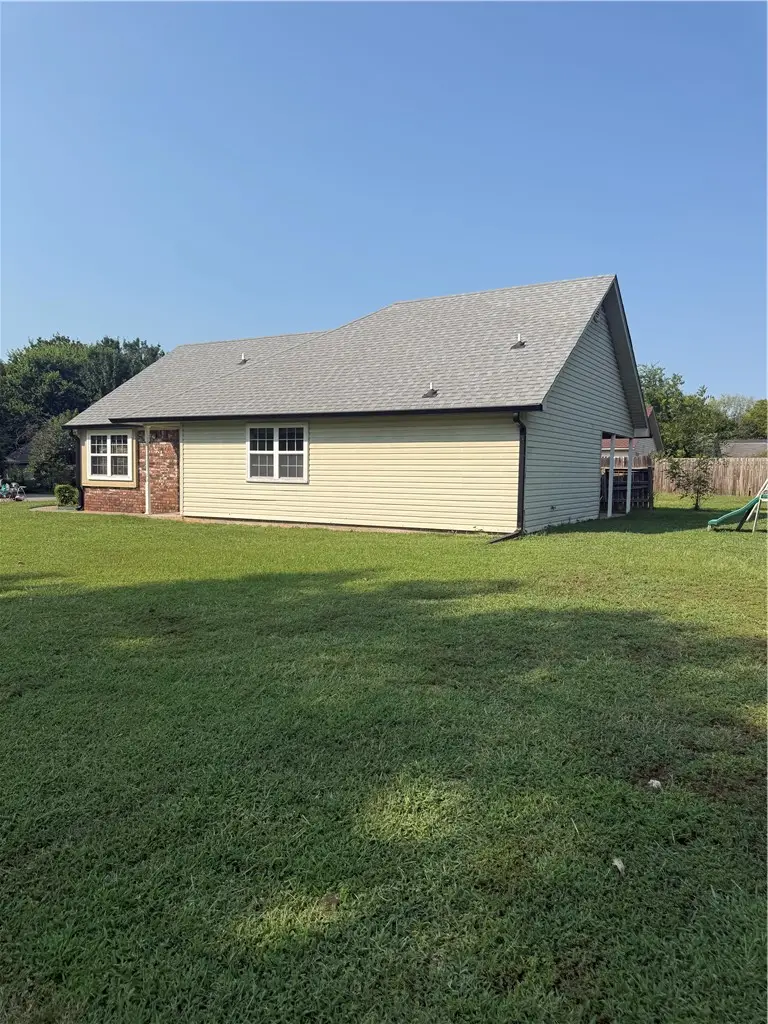 1106 N Louisville Avenue, Russellville, AR 72801 - #3