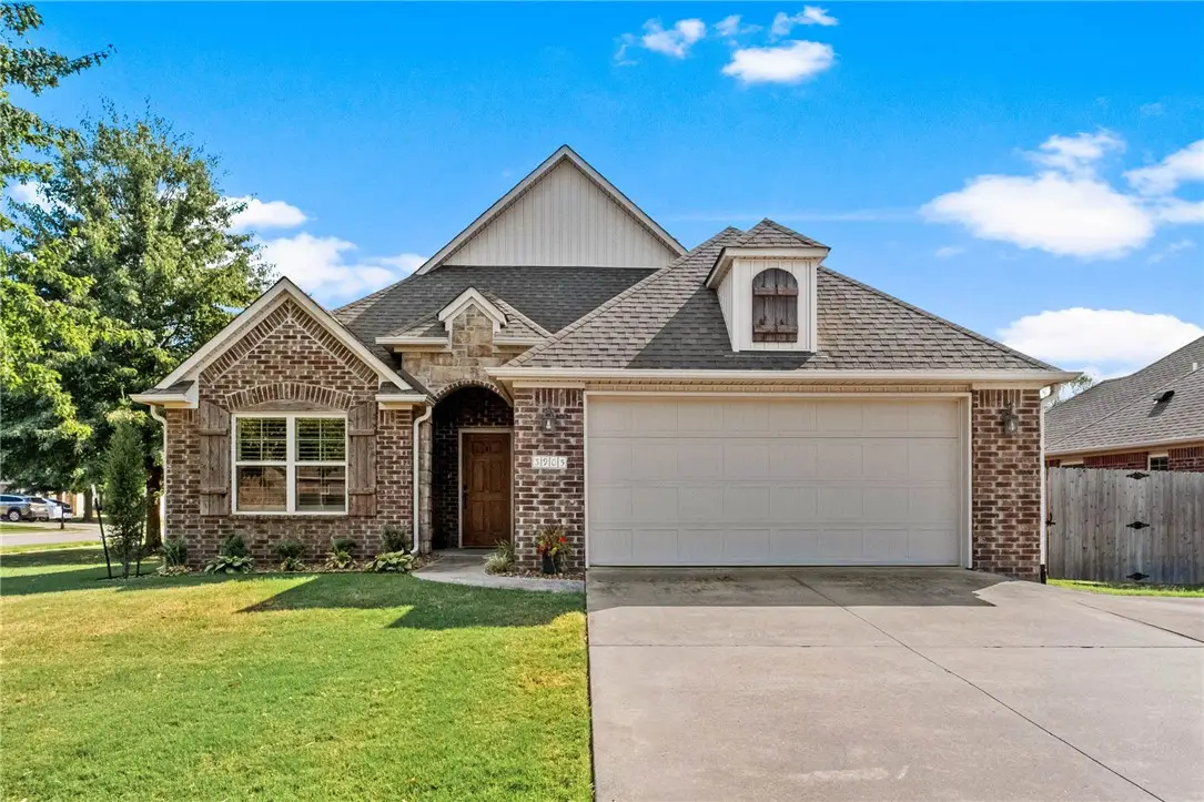 3905 W Providence Drive, Fayetteville, AR 72704 - #1