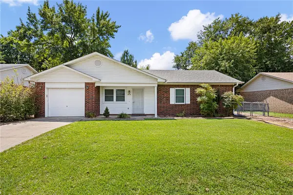 1612 E L Street, Russellville, AR 72801