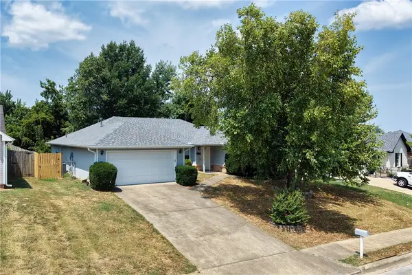 1706 S 20th Street, Rogers, AR 72758