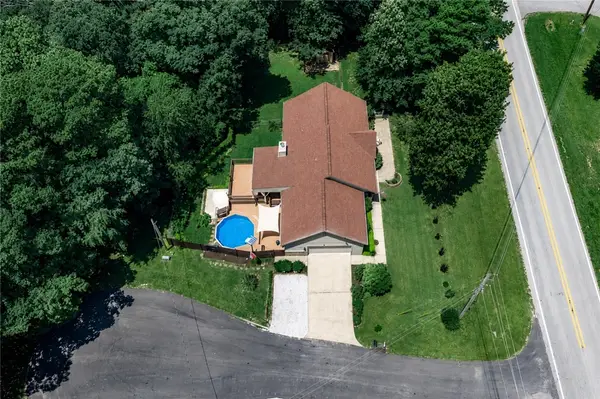 2 Saint Neots Lane, Bella Vista, AR 72714