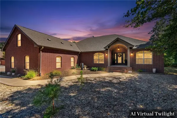 2 Stonehaven Lane, Bella Vista, AR 72715