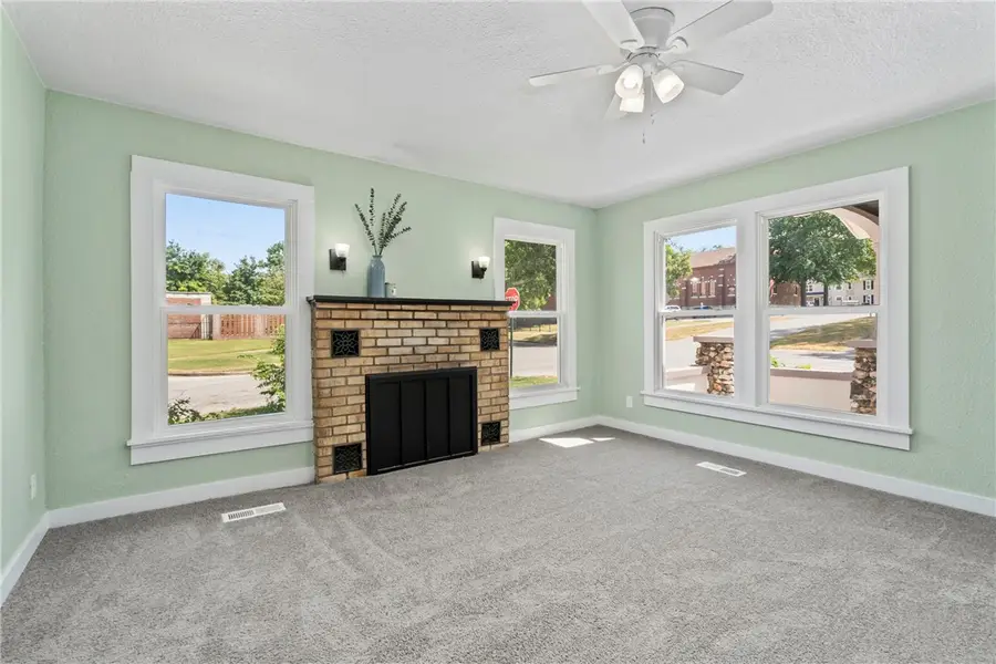 214 N Broadway Street, Siloam Springs, AR 72761 - #3