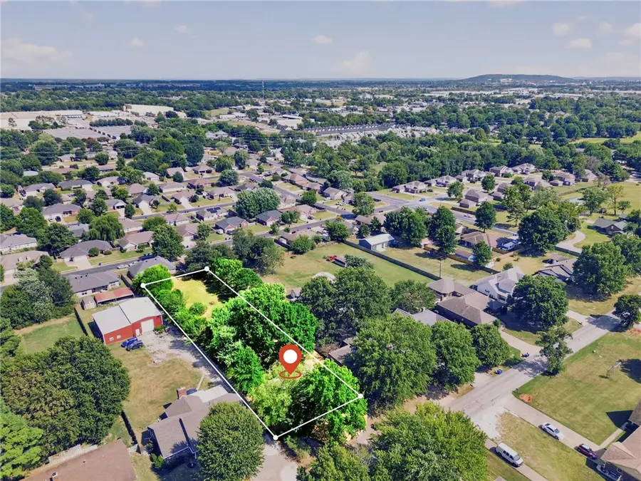 515 Oakwood Street, Lowell, AR 72745 - #3