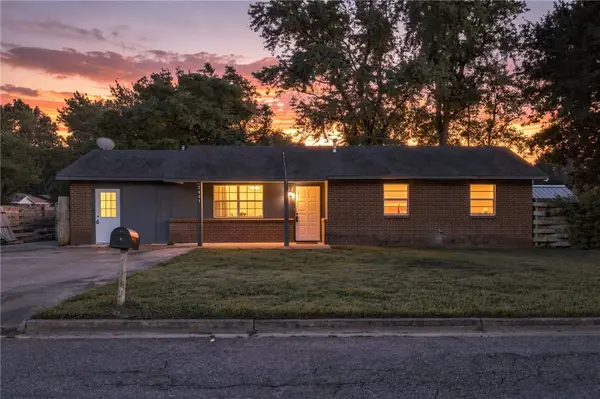 2401 N Jill Circle, Springdale, AR 72762