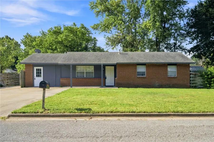 2401 N Jill Circle, Springdale, AR 72762 - #2