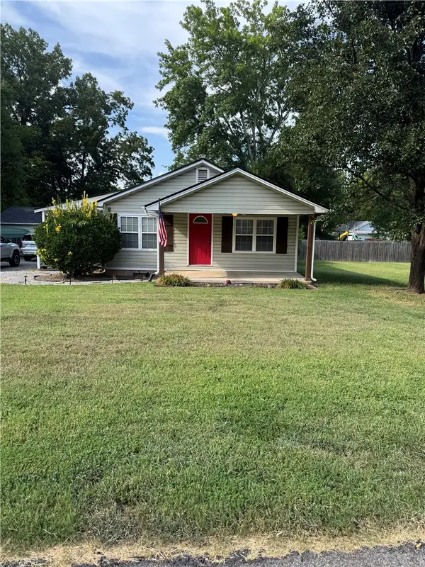 511 E 7th Street, Russellville, AR 72801