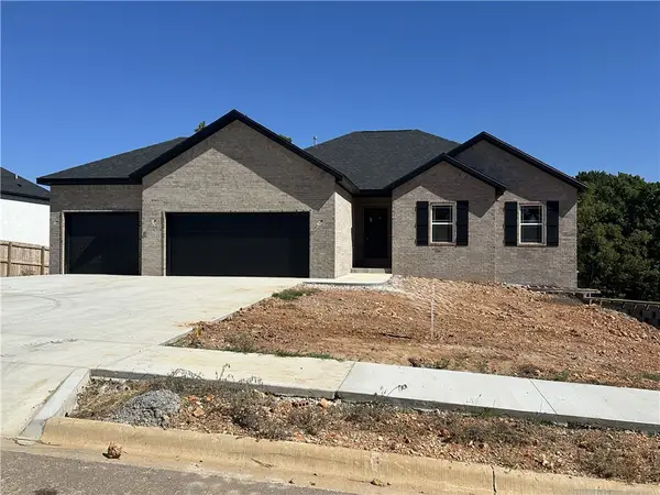 916 Red Cedar Place, Rogers, AR 72756