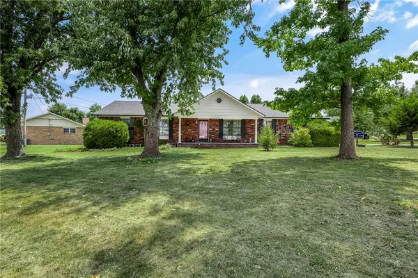 901 S 12th Place, Rogers, AR 72756