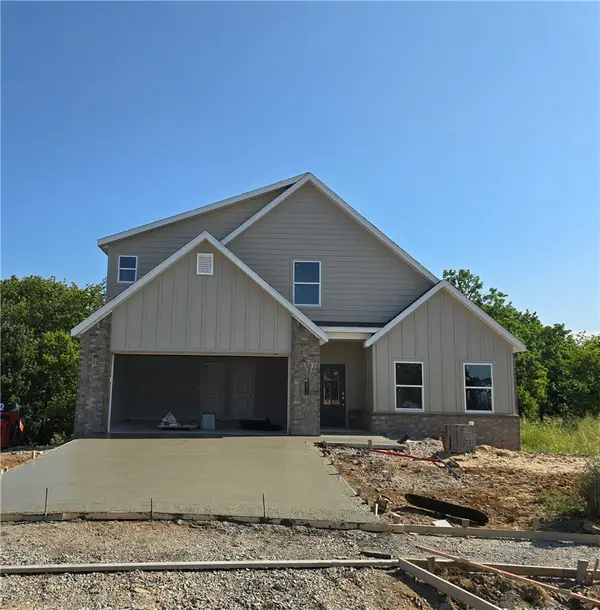 301 W Hondo Street, Siloam Springs, AR 72761