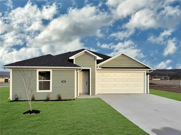 881 Sagely Street, Prairie Grove, AR 72753