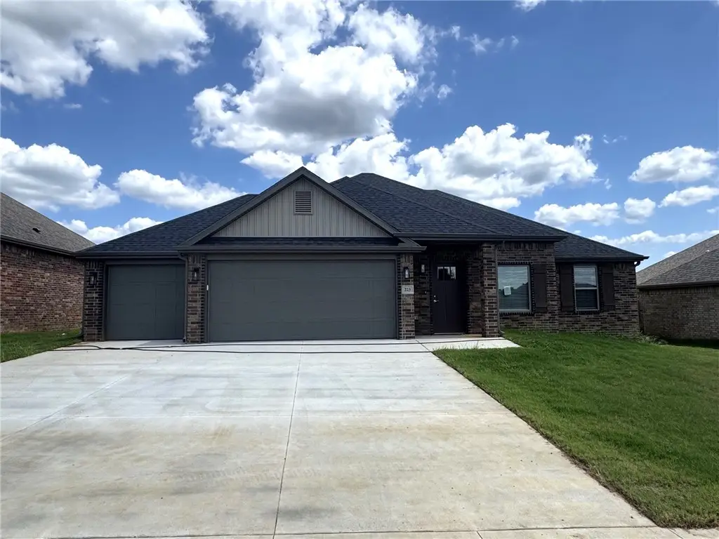 223 S Eagle Mountain, Prairie Grove, AR 72753 - #1