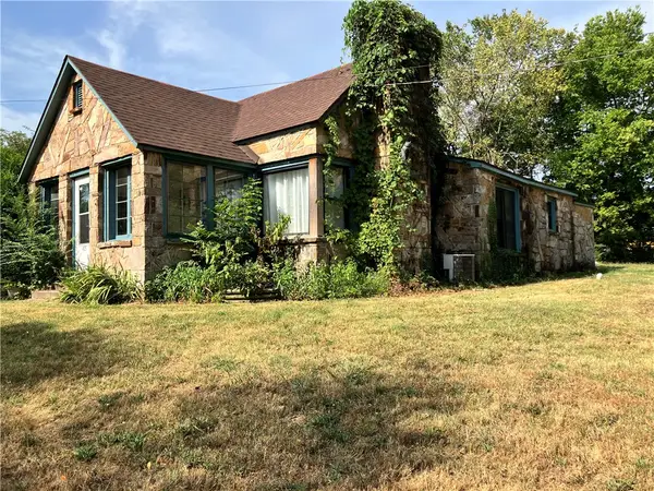 409 2nd Street, Decatur, AR 72722