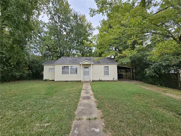 520 E O Street, Russellville, AR 72801