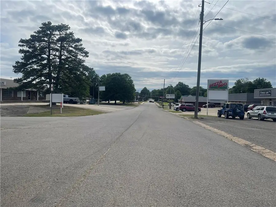000 Sherwood Plaza & Edgewood, Clarksville, AR 72830 - #2