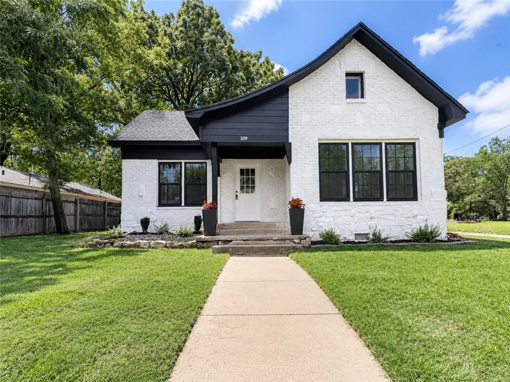 209 W K Street, Russellville, AR 72801 - #1