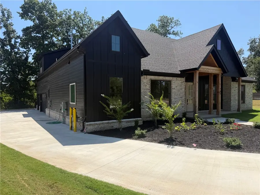 105 Autumn Hills Road, Bentonville, AR 72712 - #3