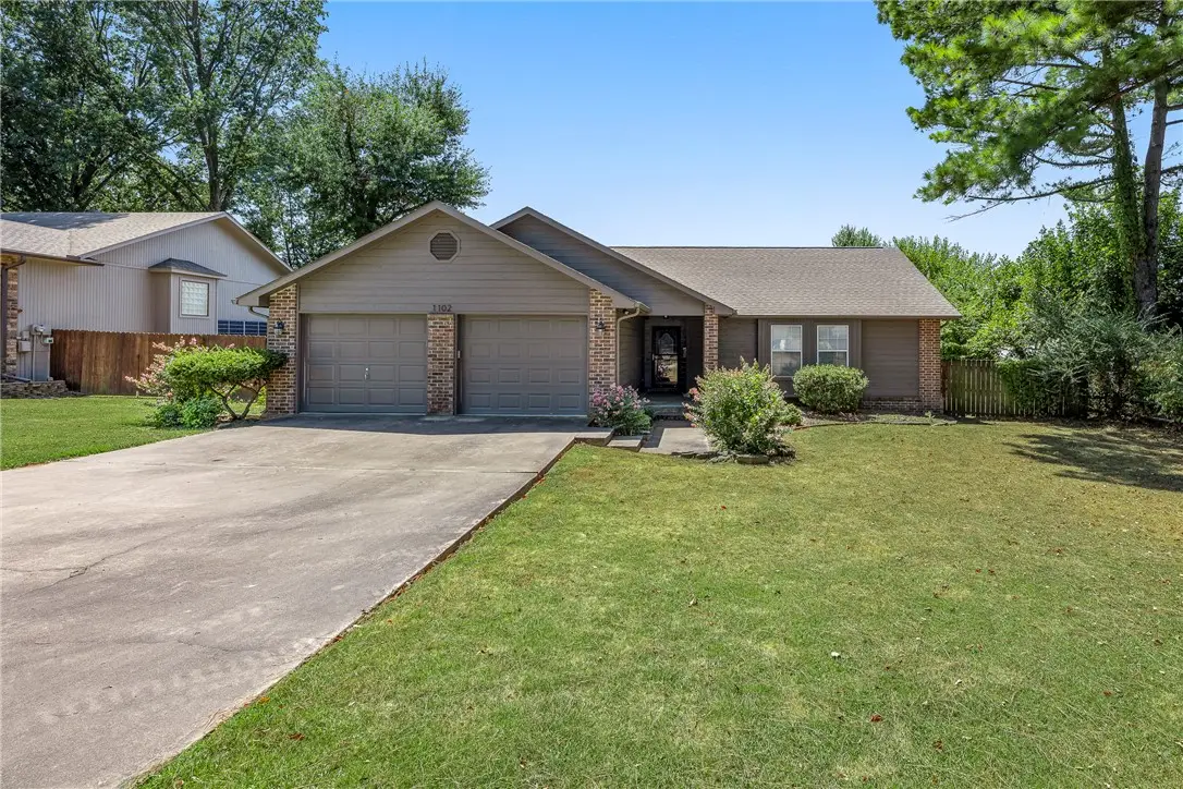1102 NE 2nd Street, Bentonville, AR 72712 - #1