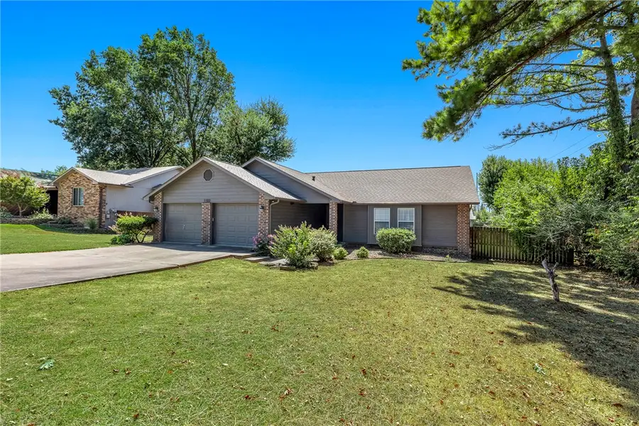 1102 NE 2nd Street, Bentonville, AR 72712 - #2