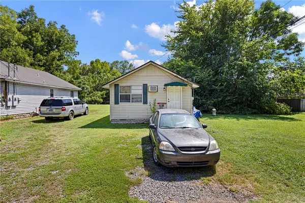 220, 222, 224, & 224 E J Street, Russellville, AR 72801