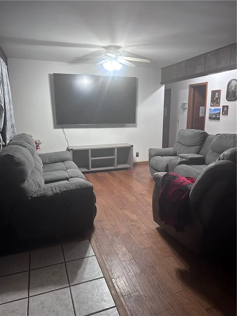 425 NW Walker Street, Gentry, AR 72734 - #3
