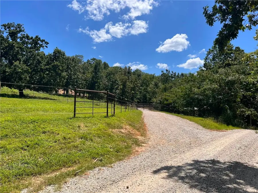 000 Madison 2220, Huntsville, AR 72740 - #2