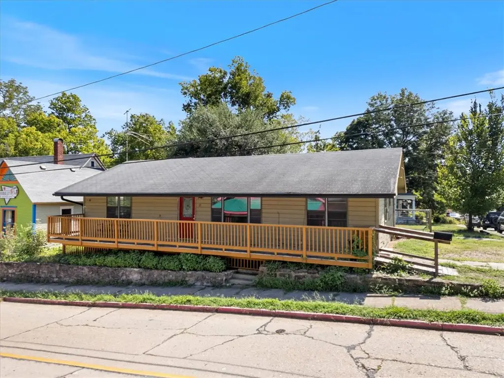 15 White Street, Eureka Springs, AR 72632 - #1