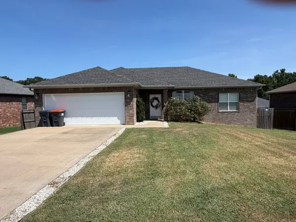203 Ashford Drive, Russellville, AR 72802