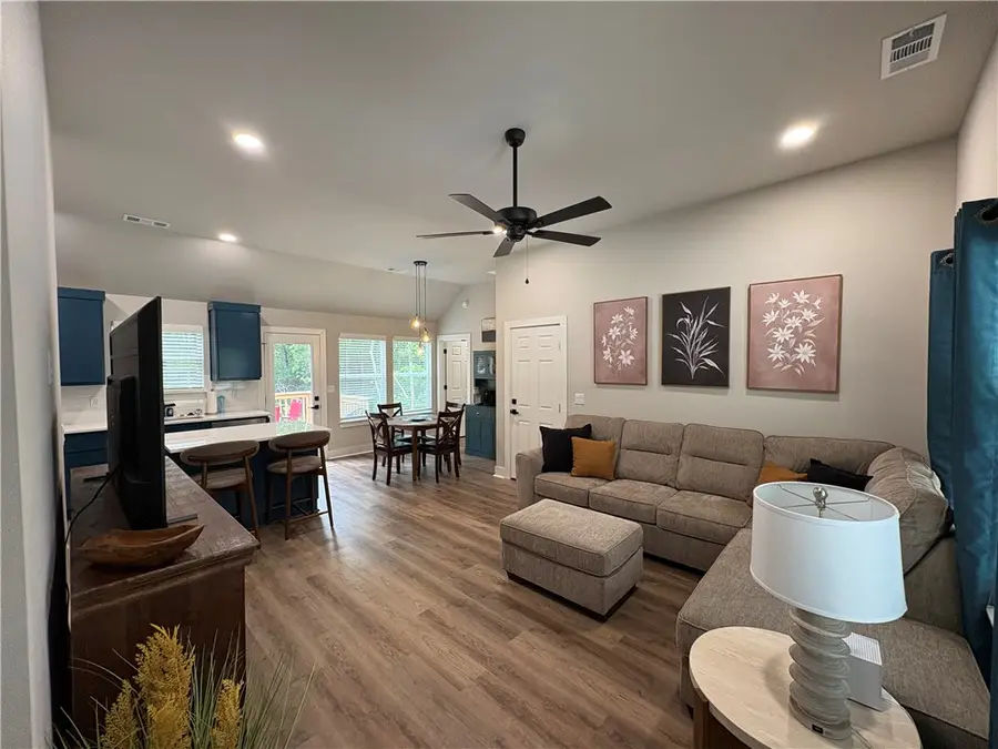 8 Ampthill Lane, Bella Vista, AR 72714 - #3
