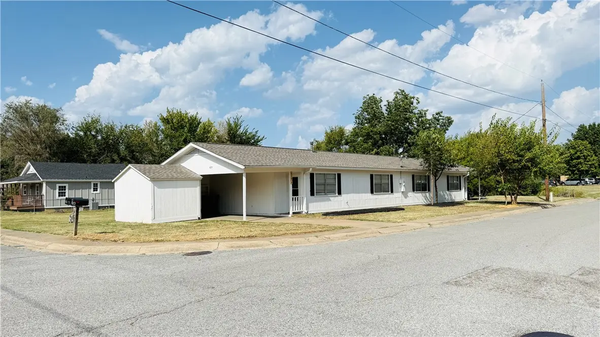 419 S Cleveland Street, Springdale, AR 72764 - #1