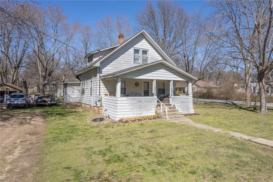 418 E Buchanan Street, Prairie Grove, AR 72753 - #2