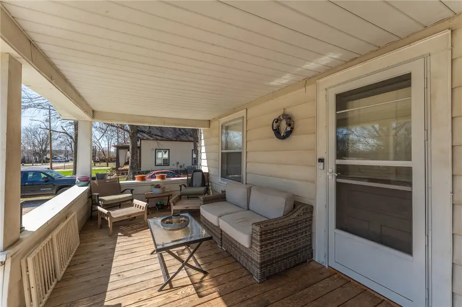 418 E Buchanan Street, Prairie Grove, AR 72753 - #3