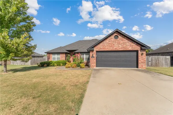 1854 S Sinclair Avenue, Fayetteville, AR 72701