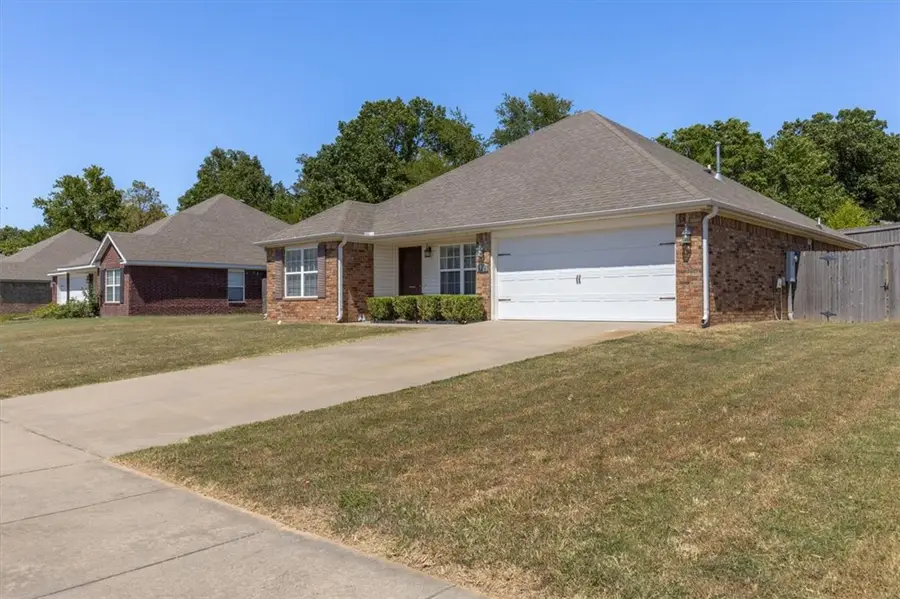 6142 Clay Avenue, Springdale, AR 72762 - #3