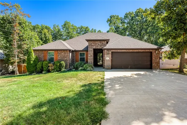 10 Runnymede Lane, Bella Vista, AR 72715