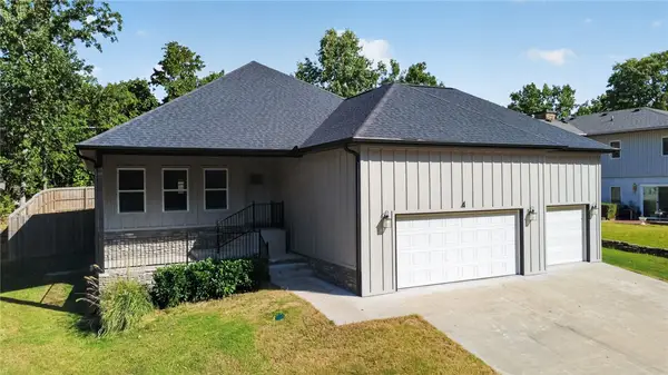 4 Clovelly Lane, Bella Vista, AR 72715