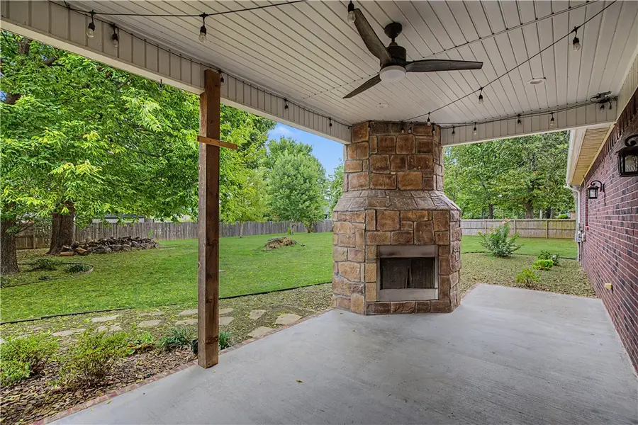 2104 Caribou Lane, Elm Springs, AR 72762 - #3