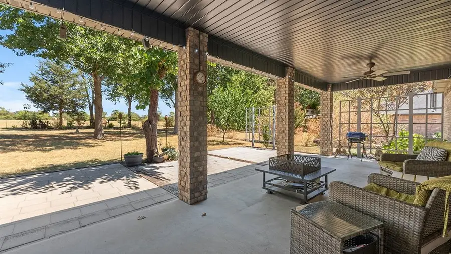 301 S Hembree Drive, Lincoln, AR 72744 - #2