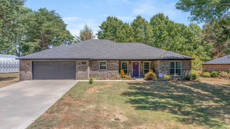 301 S Hembree Drive, Lincoln, AR 72744 - #3