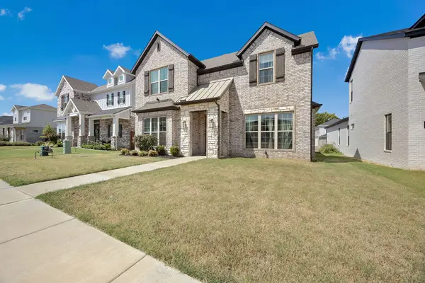6204 SW Prism Path Street, Bentonville, AR 72713