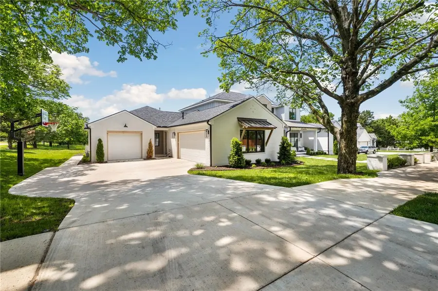 219 W Lawson Street, Fayetteville, AR 72703 - #2